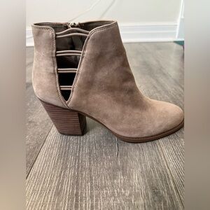 Jessica Simpson Yasma Suede Ankle Booties Wild Mushroom Size 9.5